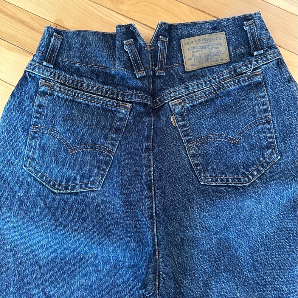 Vintage Levi’s straight leg jeans